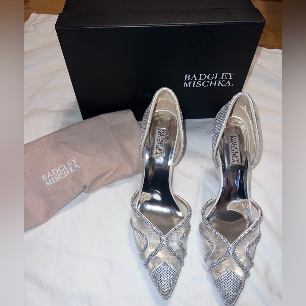 BADGLEY MISCHKA Haze Bridal Dress Heels size 9